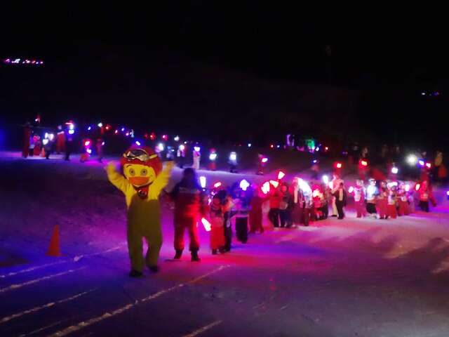 Descente aux flambeaux des enfants