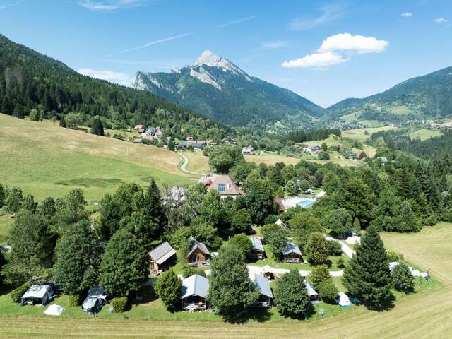 Champs Libre : Cabane-Lodge du Camping de Martinière