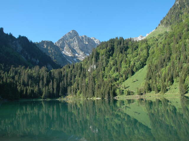 Le lac de Tavaneuse depuis les Plagnes
