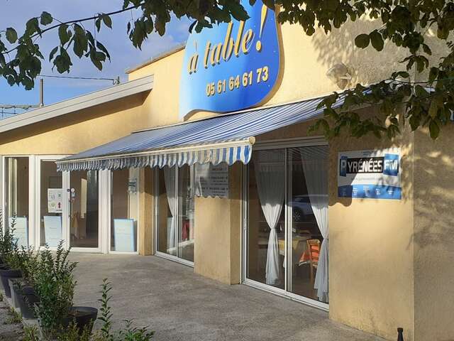 Restaurant À Table