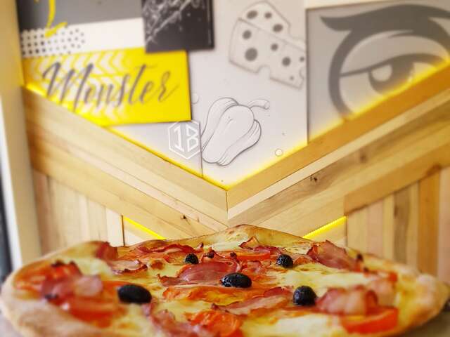 Monster Pizz'