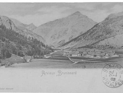 Arvieux au fil des archives