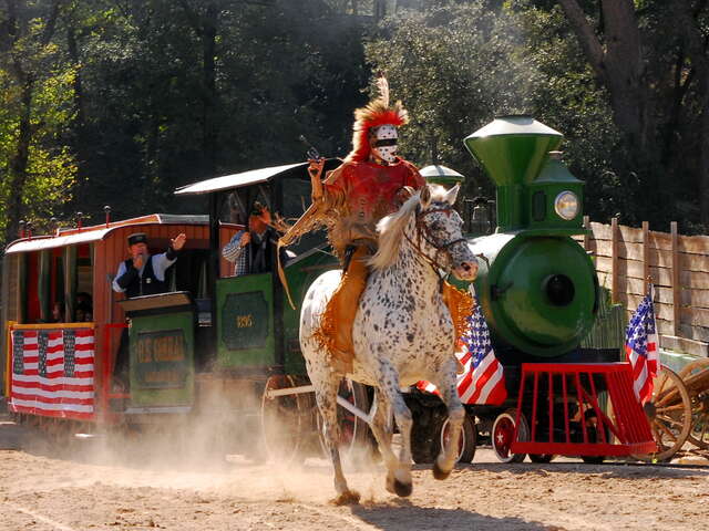 Parc d'attractions avec Ok Corral