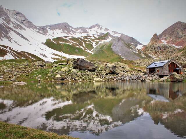 TRV Refuge de Chabournéou > Refuge de Vallonpierre