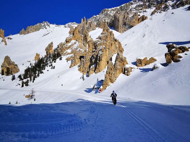 Découverte en VTTAE sur neige de la vallée de l'Izoard