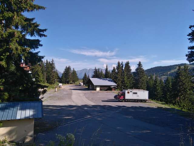 Service area of ​​Le Grand Tétras - Motorhome