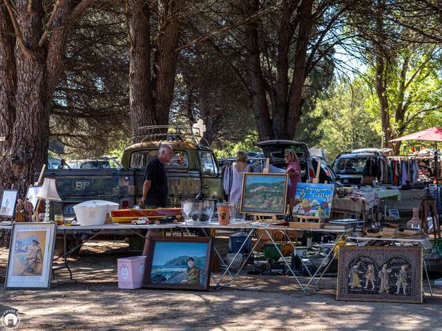 Flea market at Mas de Bagatin