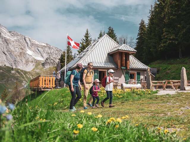 Chalet Refuge de Coutarse - Rando pédestre 2 jours en famille au cœur des Bauges