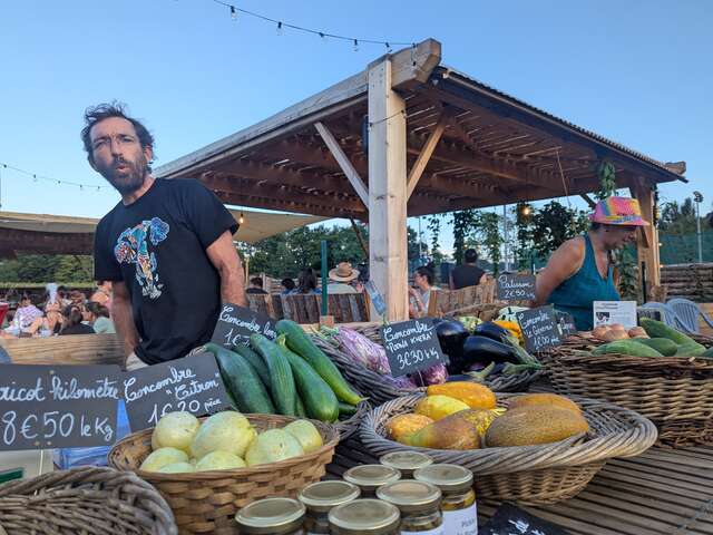 Marché estival des producteurs locaux + concert