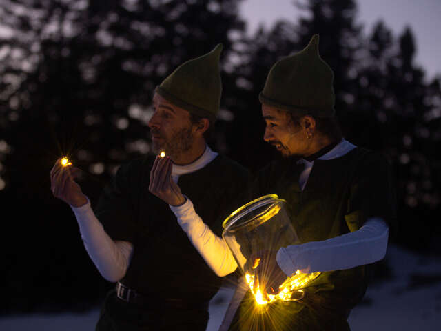 Les lutins jongleurs de Noël