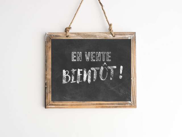 Emblématique : grotte et pétillant local !