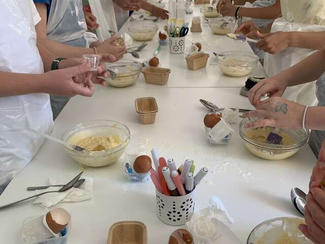 Réaliser un gâteau avec des fleurs - Atelier Pâtisserie Fleuri