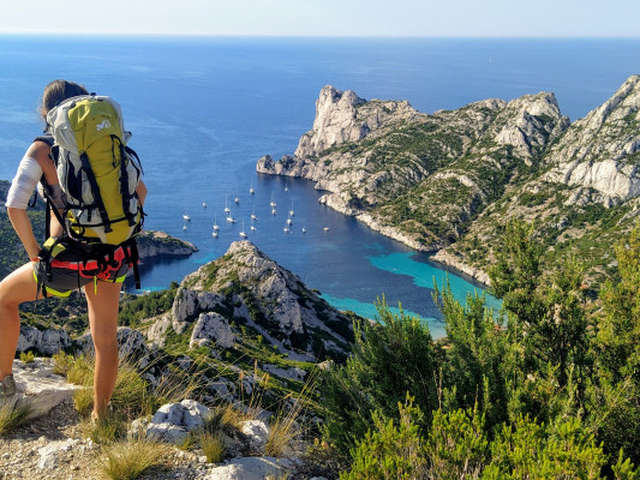 Swimming hike in the Calanque de Sormiou