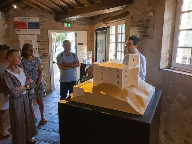 Exhibition ‘The Castle of Grimaud’