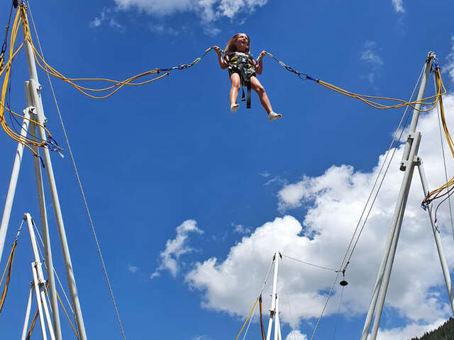 Elasto Trampoline (Nash Mountain Games)