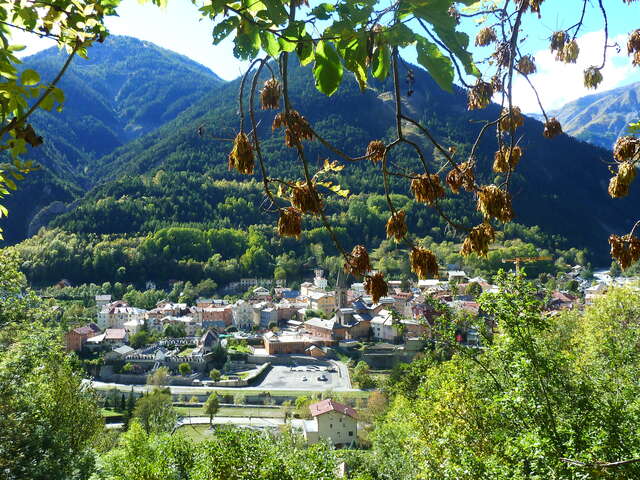 Le Village et la place de l'Eglise
