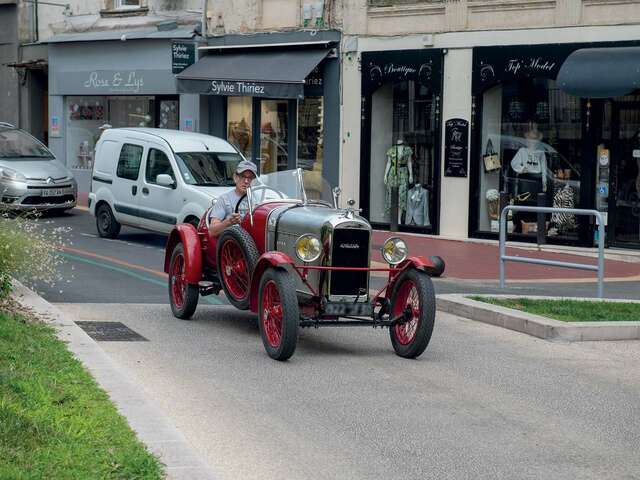 Rassemblement de voitures anciennes