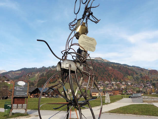 Art vache : sculpture "La Vache Tour de France"