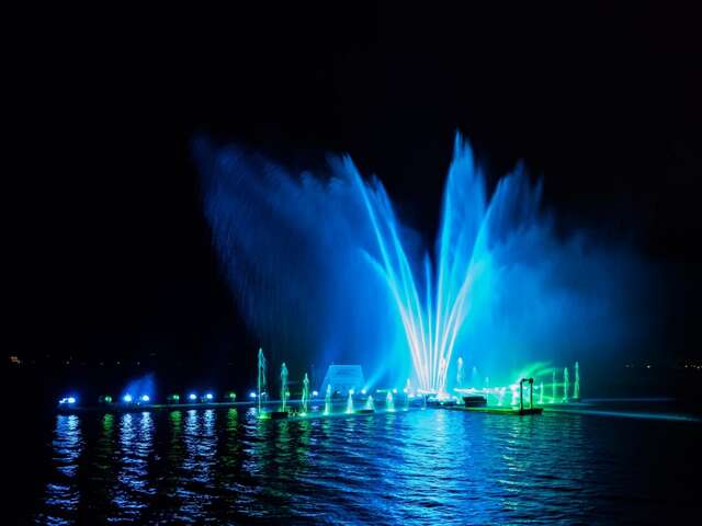Spectacle de féérie lumineuse aquatique