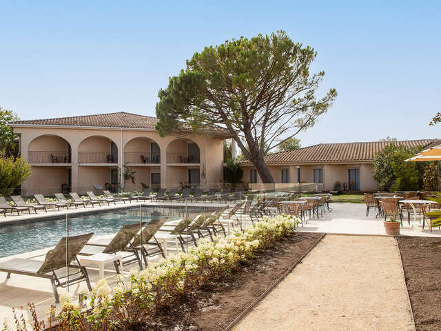 Hôtel Restaurant GOLDEN TULIP AVIGNON LE PARADOU