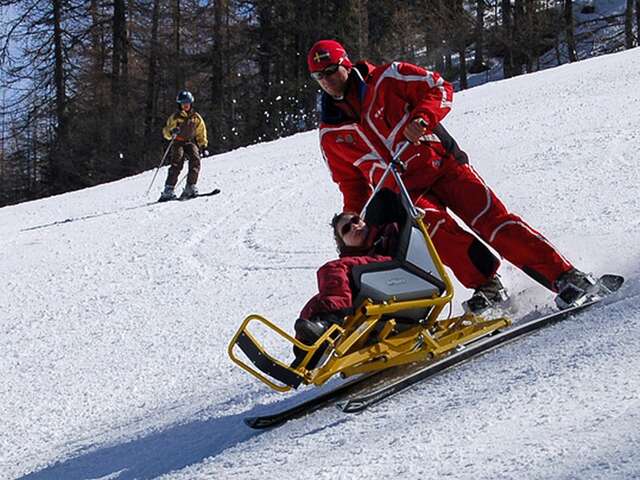 Montagne pour tous - sortie en fauteuil ski