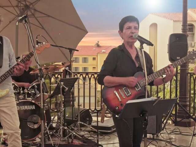 TWINSHAKE Concert – Christmas Market