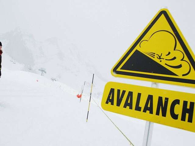 Initiation neige et avalanches, recherche DVA