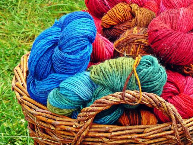 Knitting tea at the media library!