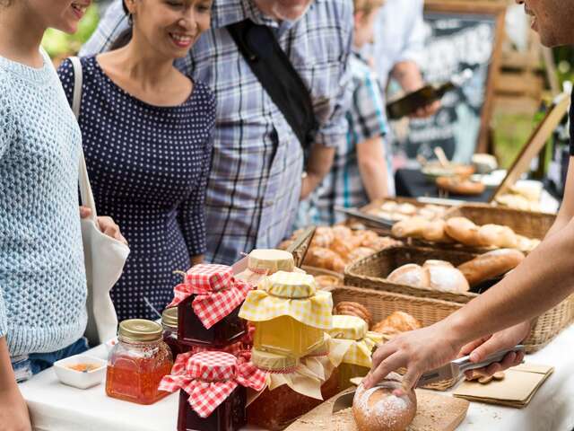 Nachtmarkt met streekproducten