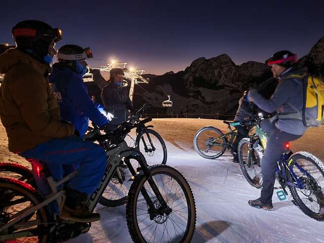 Noct'e-Bike : Funky VTTAE ride on snow at night