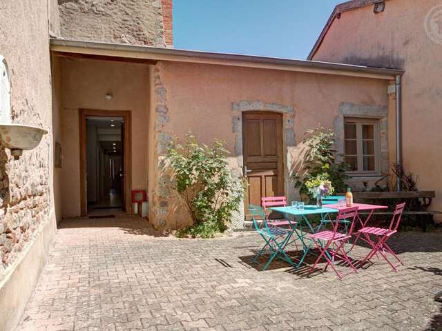 Le Petit Castel