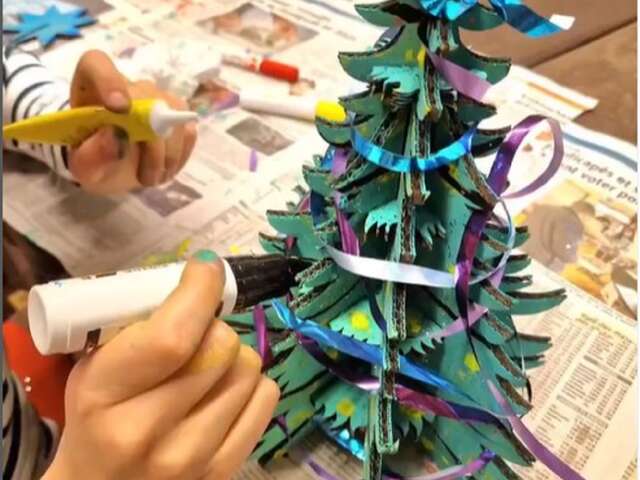 Atelier créatif : "Sapin de Noël en carton"