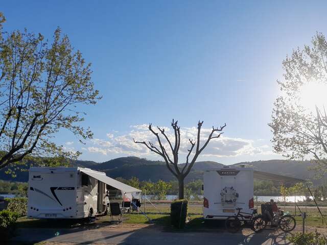 Camping "Les Îles de Silon"
