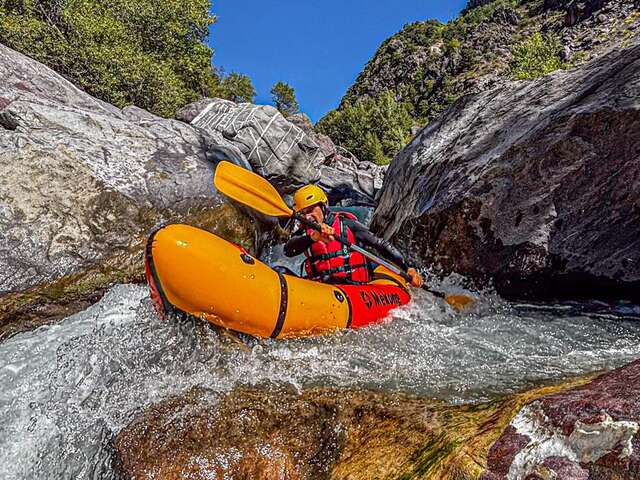Packraft et kayak d'aventure - Progression sur le Guil