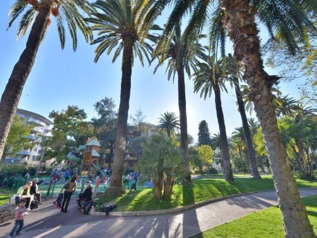 Parc et aire de jeux - Square Fernandez