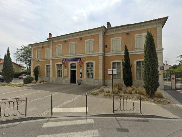 Gare SNCF L'Isle sur la Sorgue - Fontaine de Vaucluse
