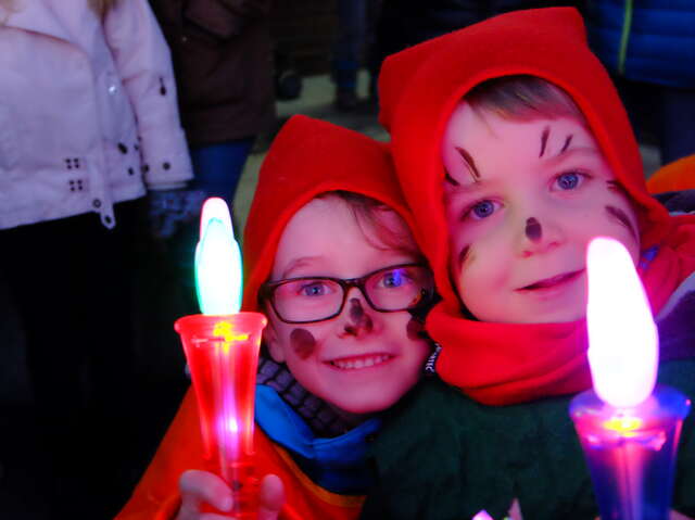 Descente aux flambeaux des enfants