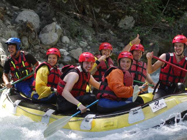 Journée rafting en famille et truite au feu de bois