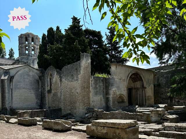 La nécropole des Alyscamps et l'église Saint Honnorat