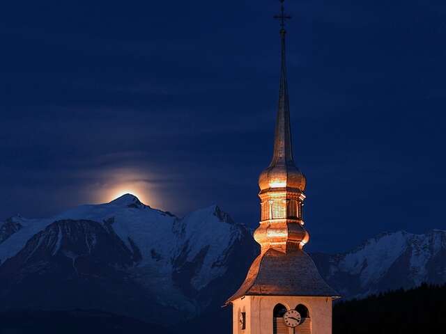 La chiesa di Cordon in chiaroscuro