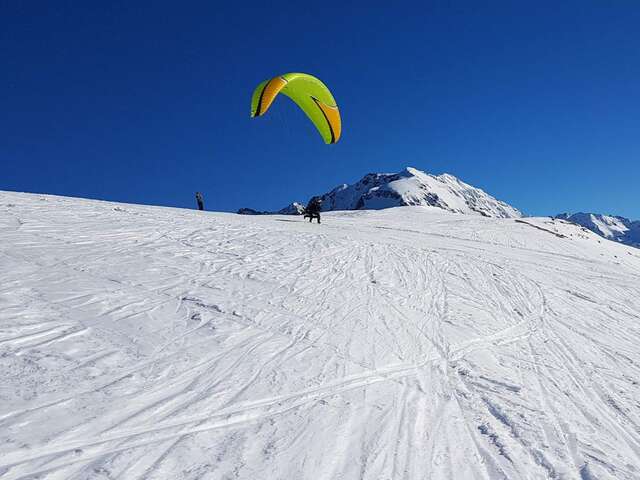 Vol parapente biplace avec Sacha Parapente