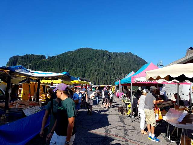 Châtel Market