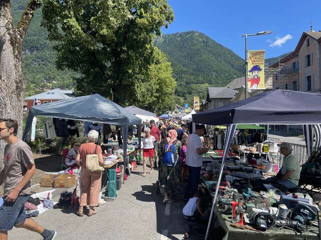 Vide grenier de l'Amicale des sapeurs pompiers