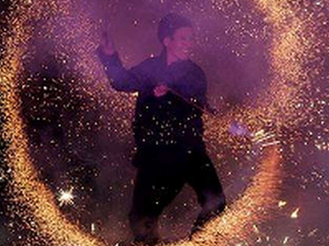 En attendant le Bonheur des Mômes : spectacle "Fireshow"