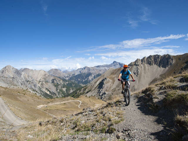 Au coeur de la montagne, les chalets de Furfande en gravel
