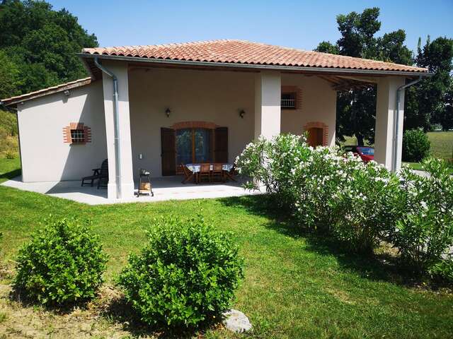 Lado del prado Gîte de Courtau