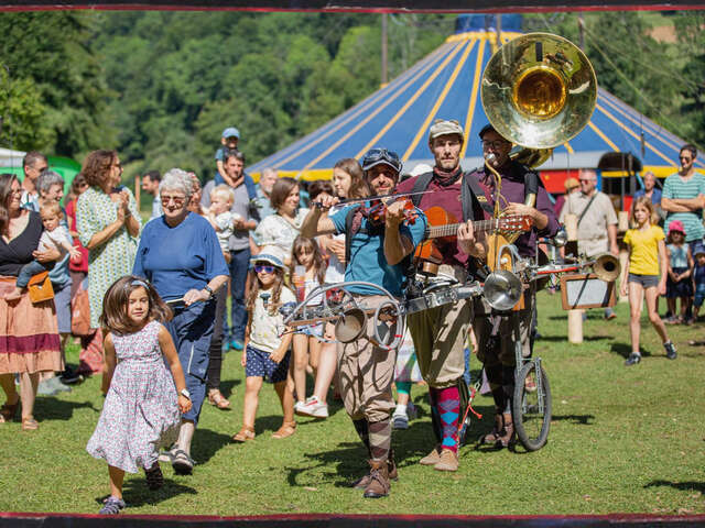 Déambulation Bric à Brac Orchestra – Bazarophone mobile