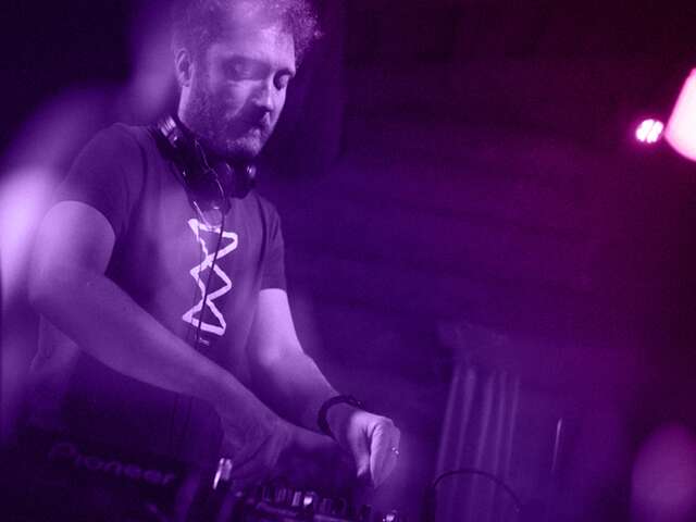 DJ Roux Libre | OFF THE PISTES