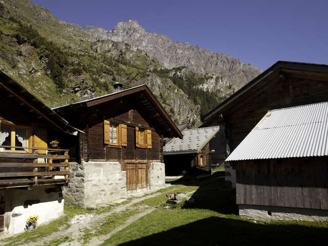 Tour des écuries du Crêt et Vasevay