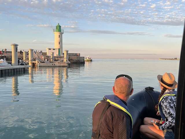 Sunset walk (1h30) departing from La Flotte - TEX'